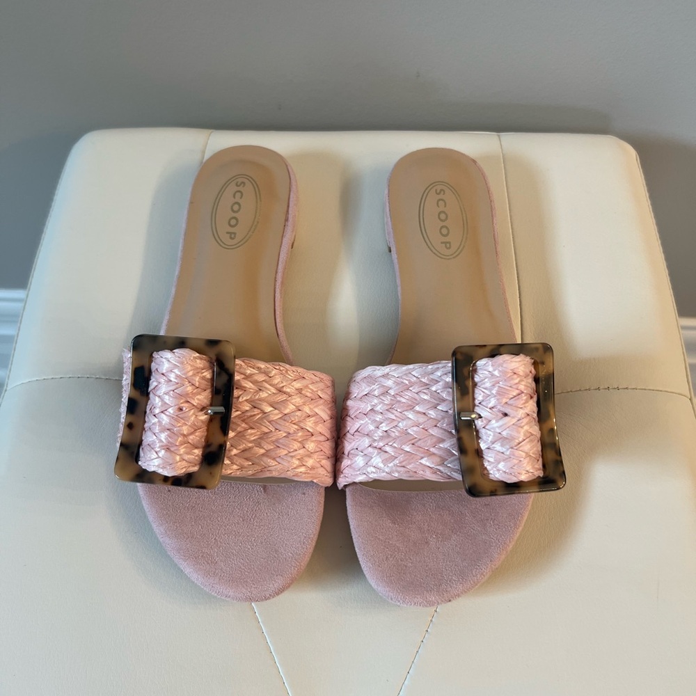 Brand new Scoop pink flat buckle sandals